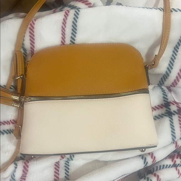 Dune London Handbags - Beige & Yellow Crossbody great condition